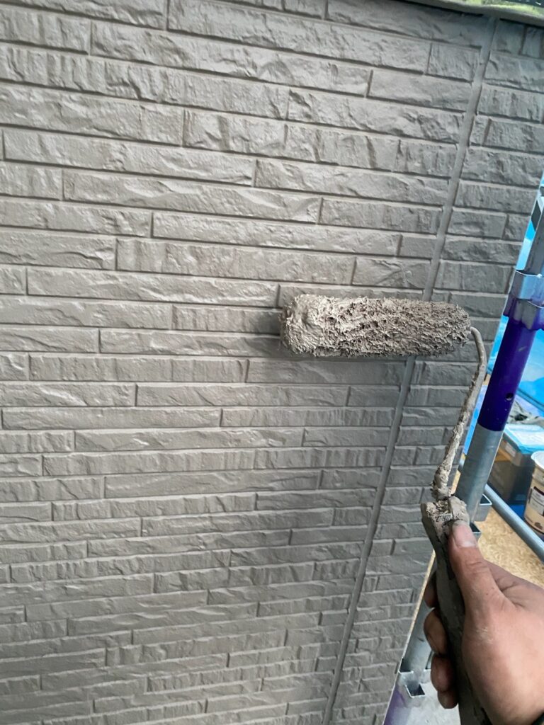 外壁上塗り<br />
（ベイジュ）