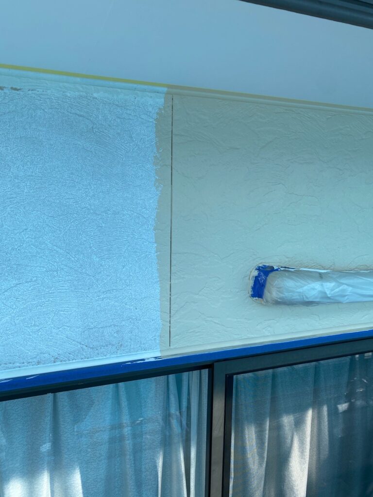 外壁中塗り<br />
（サンダルウッド）