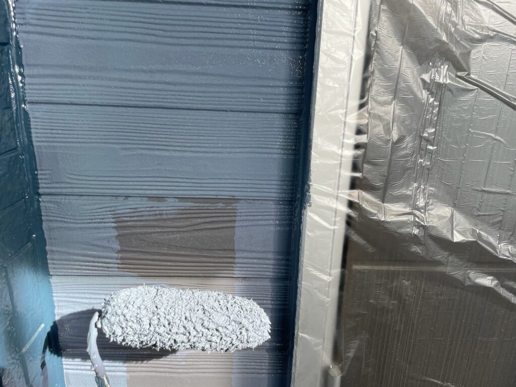 外壁上塗り<br />
（ニンバス色）