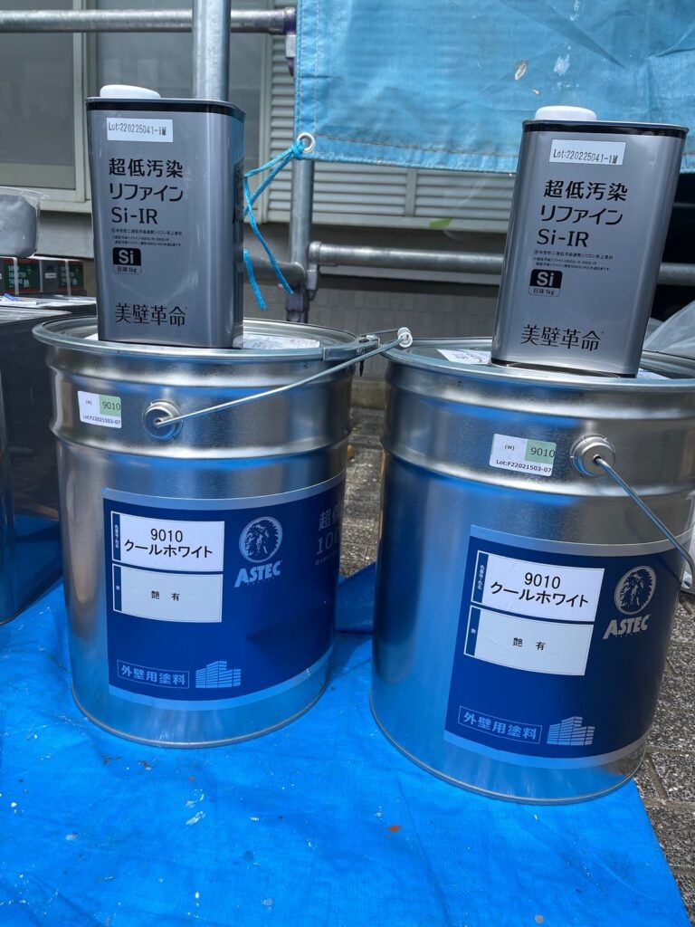 使用材料<br />
←外壁上塗り材料