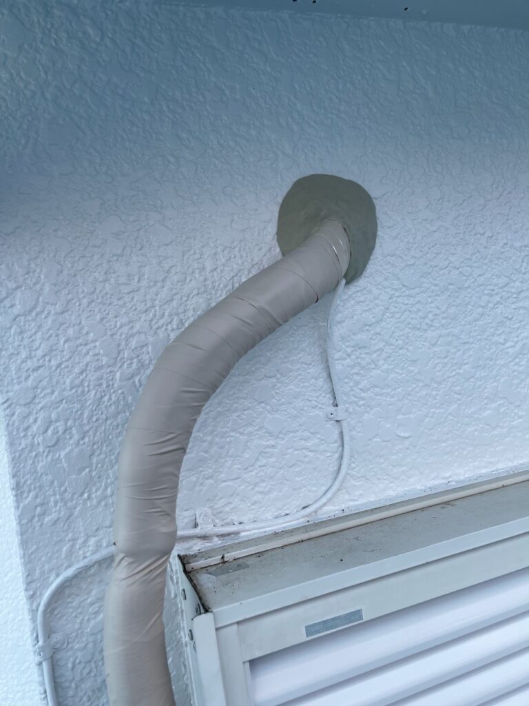 エアコンホース巻き<br />
（弊社はサービスにてエアコンホース巻きを行っております。）