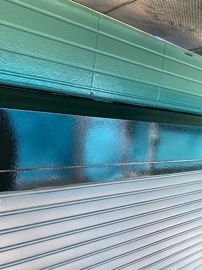 シャッターBOX上塗り