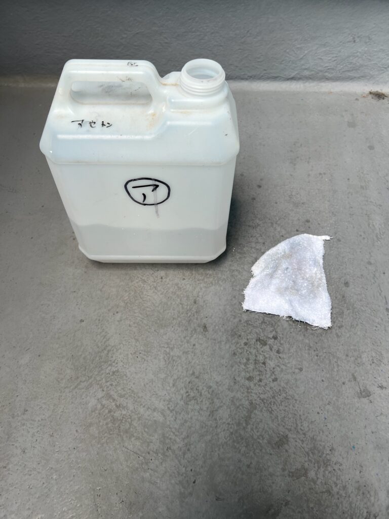 ベランダ/アセトン拭き<br />
（油分を取るために脱脂を行いました。）<br />
