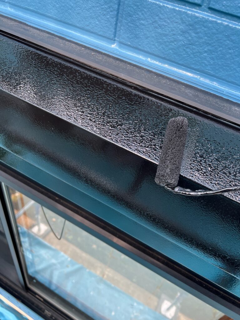 シャッターBOX上塗り