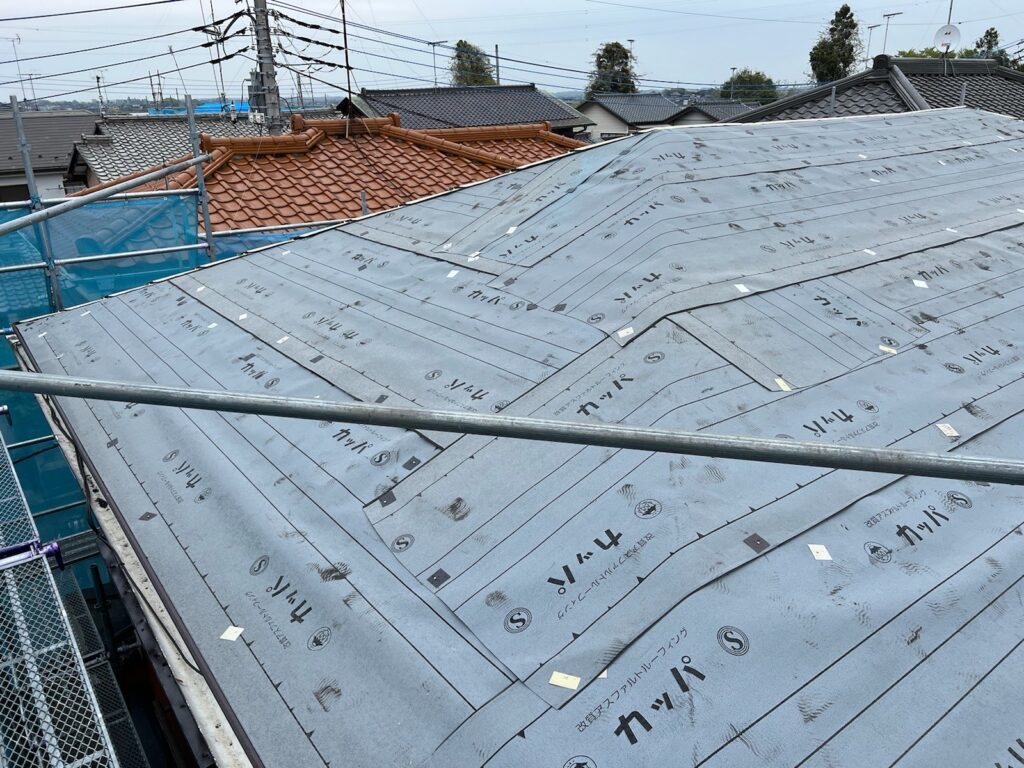 防水シート（ルーフィング）貼り付け