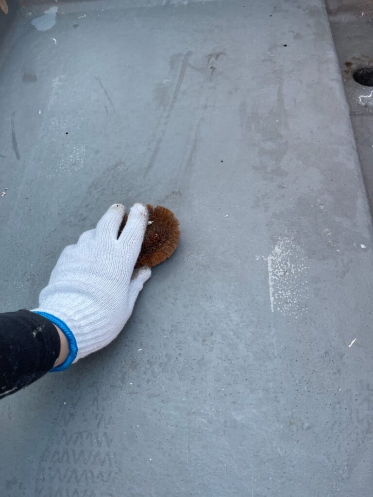 ベランダ目荒らし<br />
（下地調整）