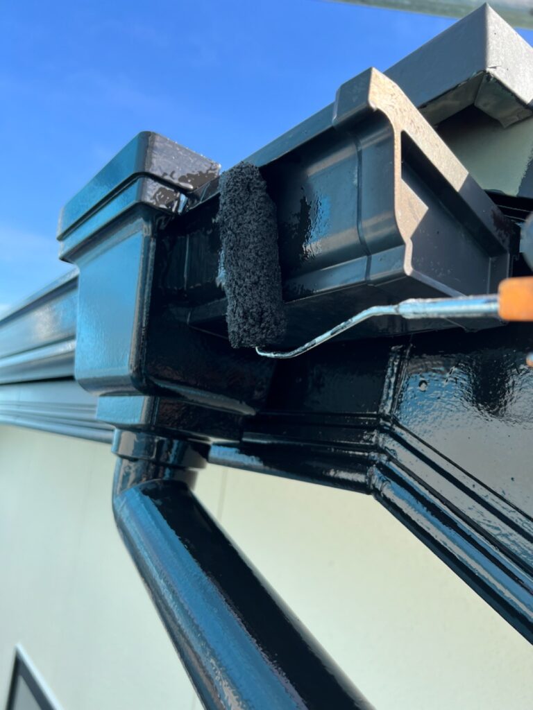 雨樋・鼻隠し中塗り