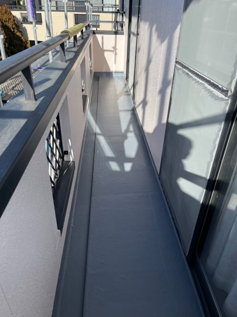 ベランダトップコート完了