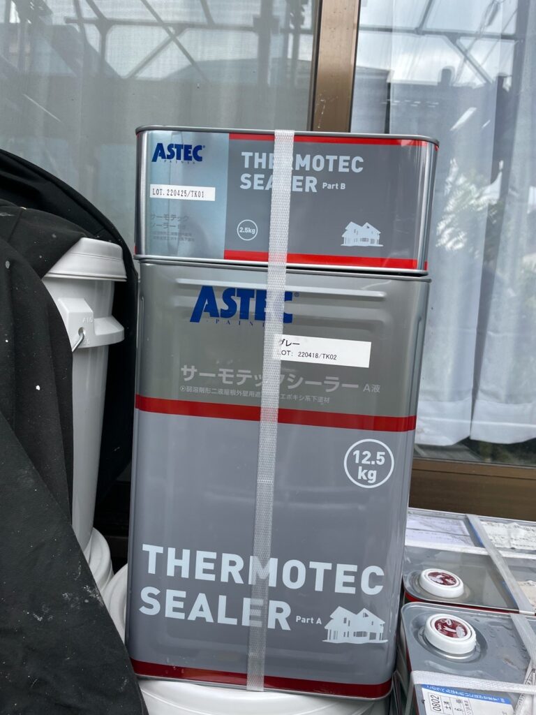 使用塗料<br />
←屋根下塗り材料