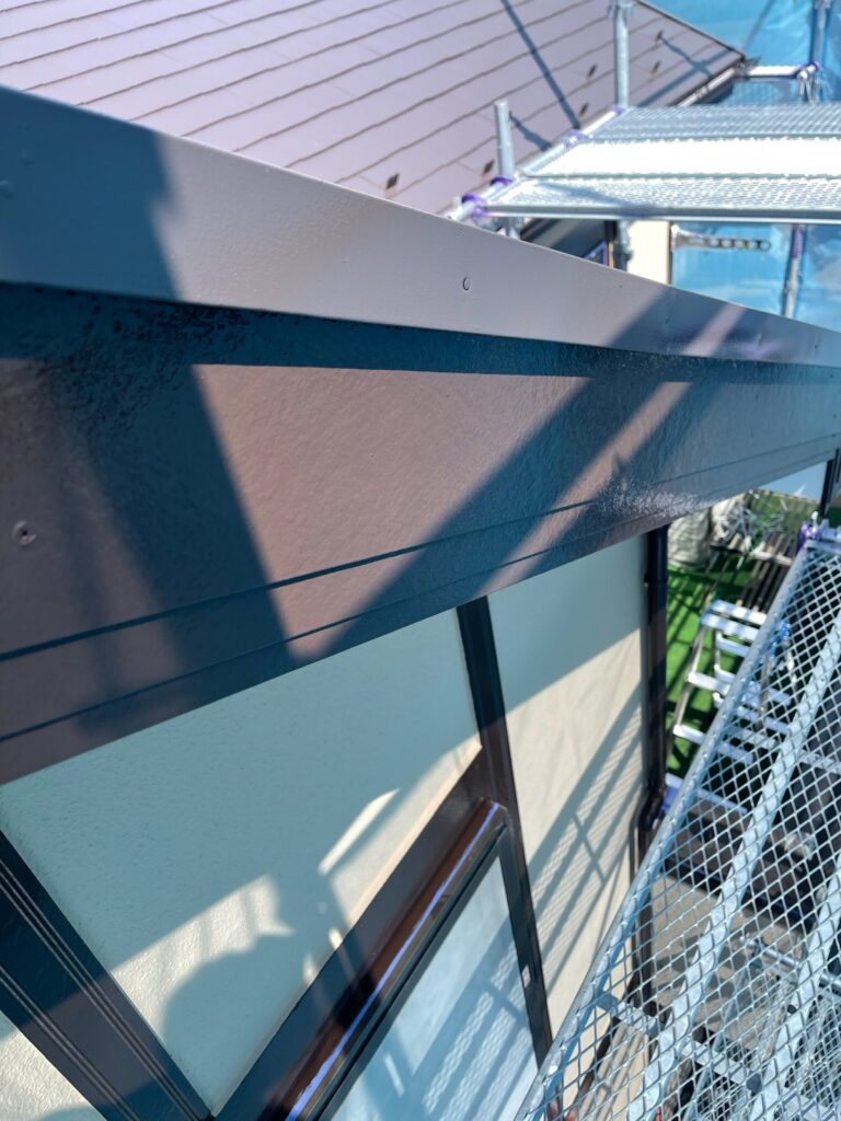 破風板上塗り完了