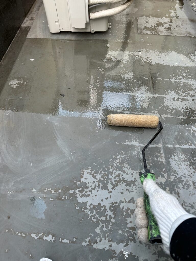 ベランダ床プライマー塗布