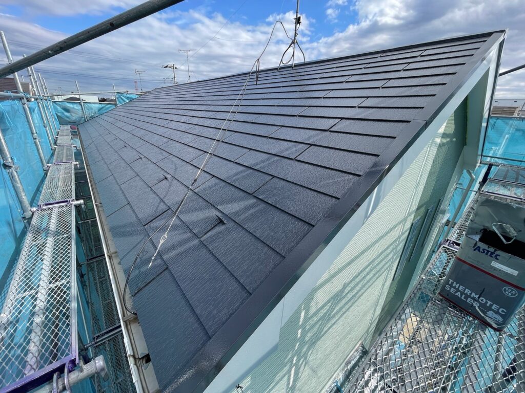 屋根上塗り完了