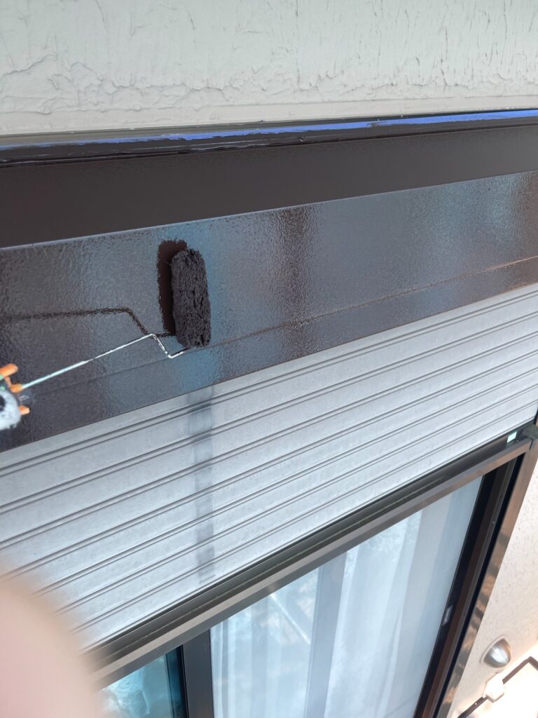 シャッターBOX上塗り