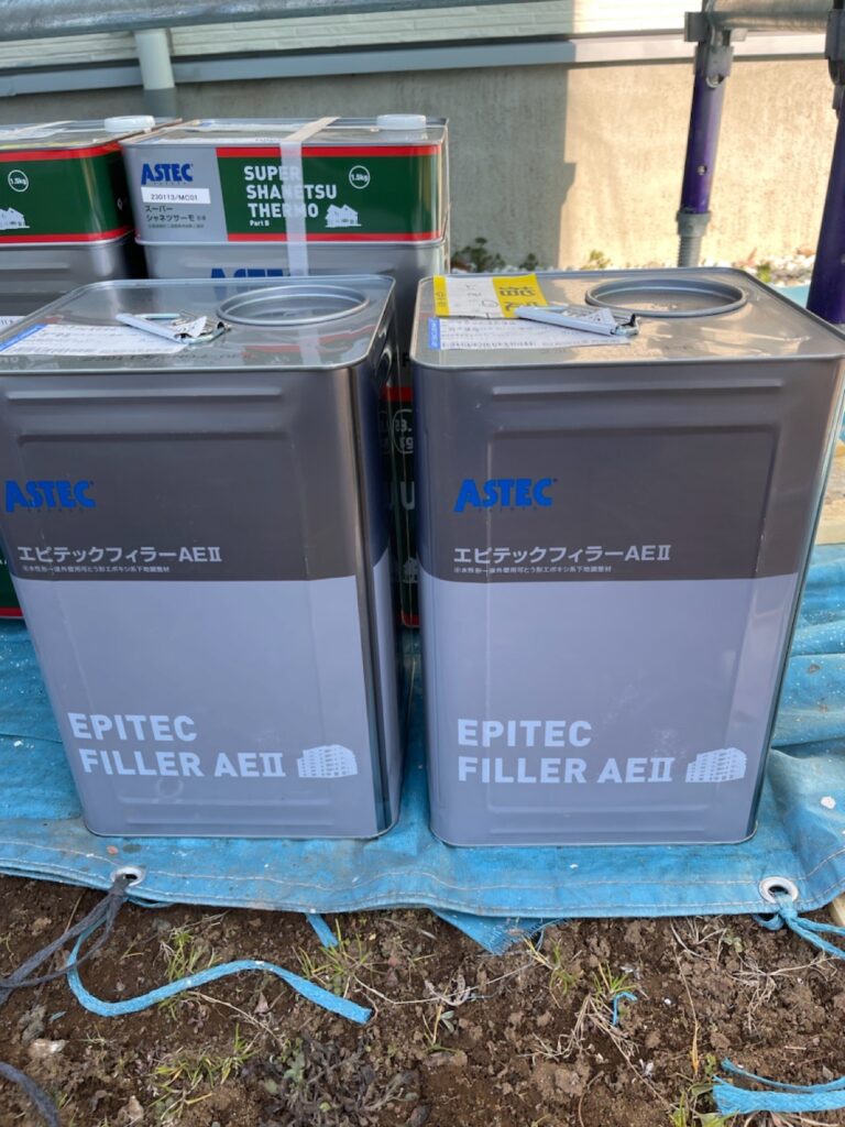 使用塗料<br />
←外壁下塗り材料