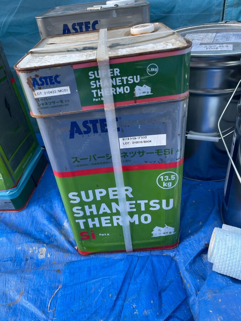 使用材料<br />
←屋根上塗り材料