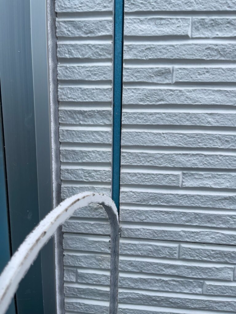 既存コーキング撤去