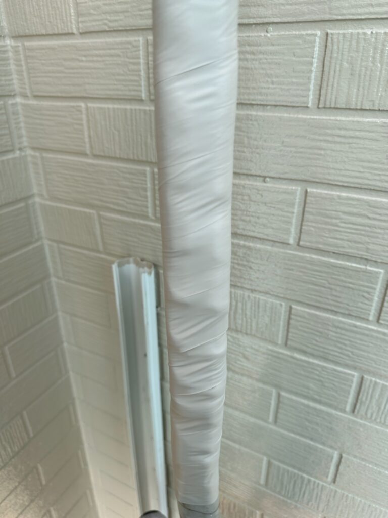 エアコンホース巻き（弊社はサービスでエアコンホースの巻き直しを行っております。）