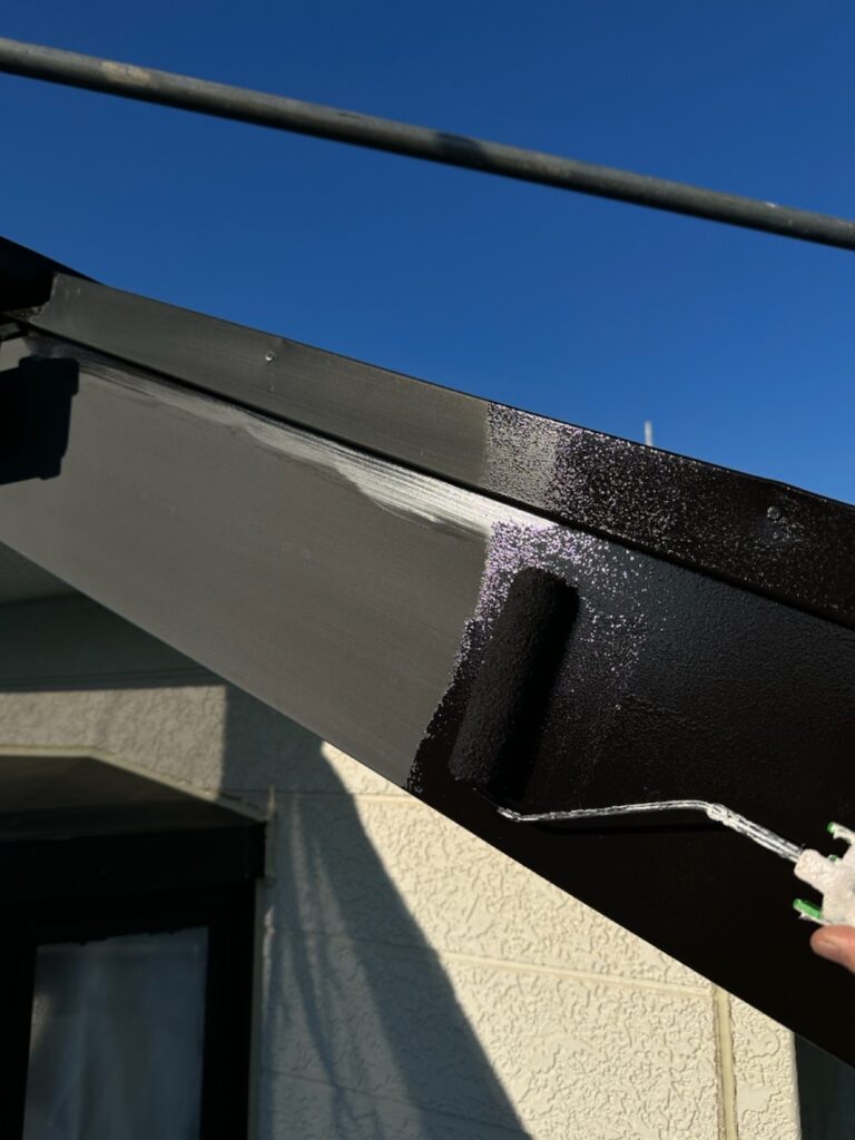 破風板さび止め<br />
（下塗り）