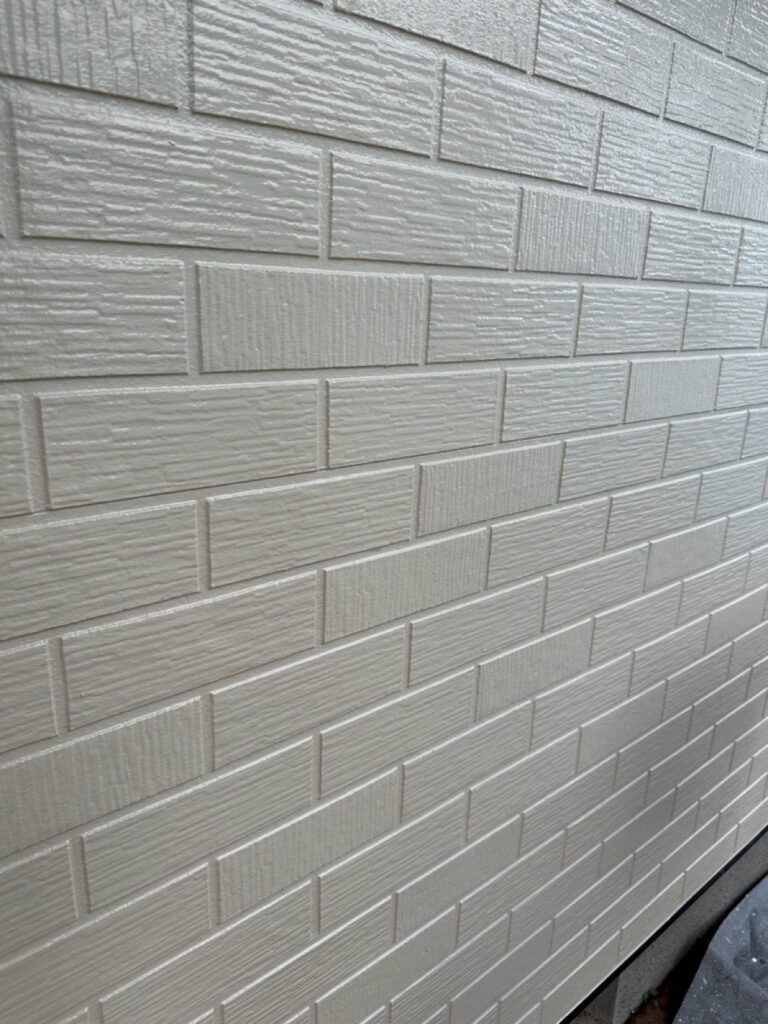 外壁中塗り完了（１F）