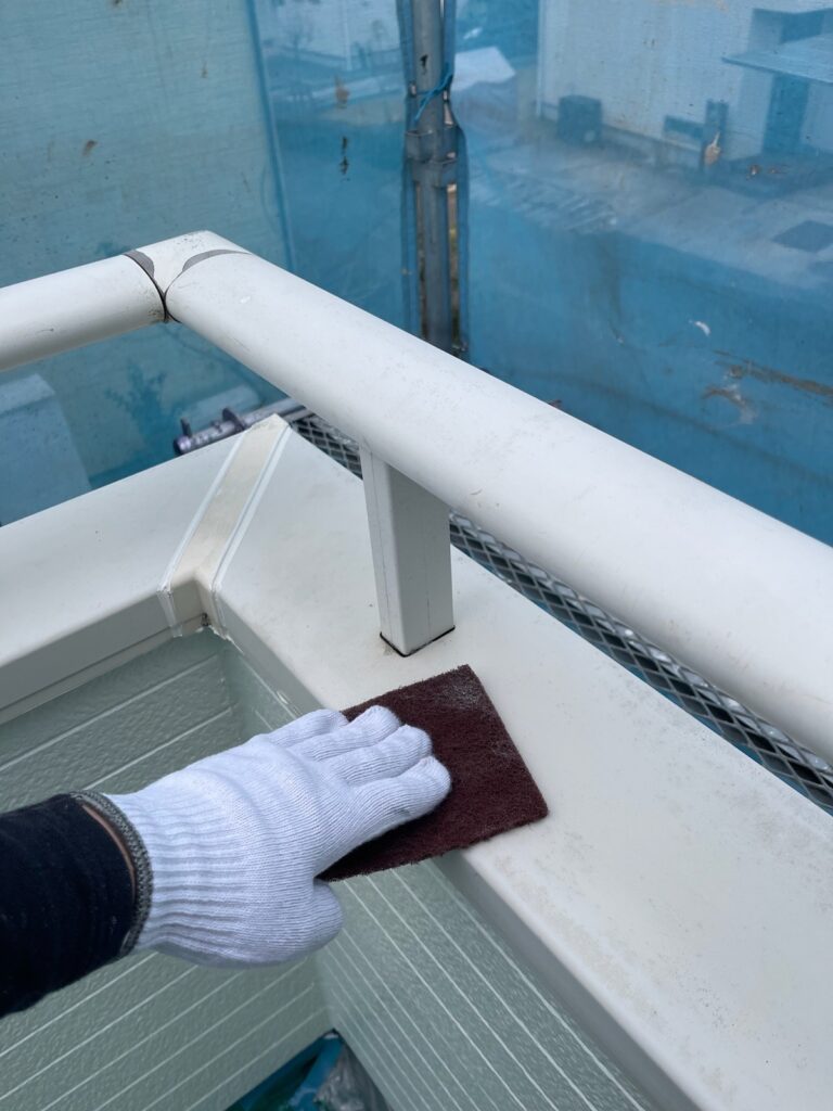 ベランダ手摺・笠木ケレン（下地調整）