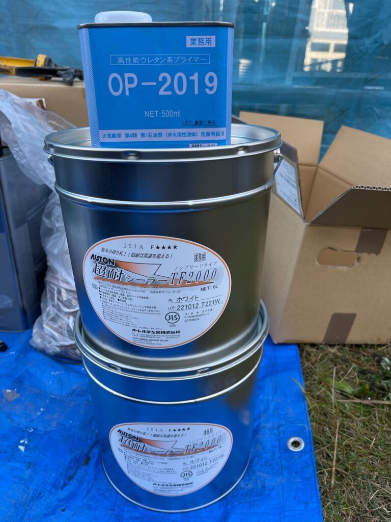 使用材料<br />
←コーキング材料