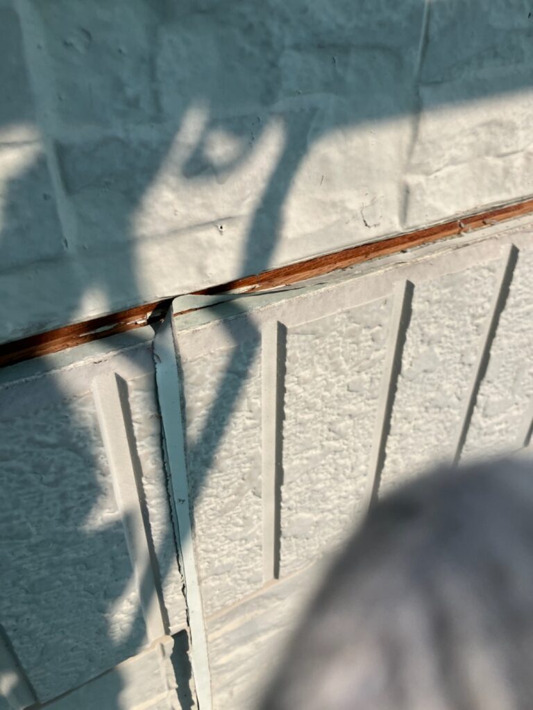 既存コーキング撤去