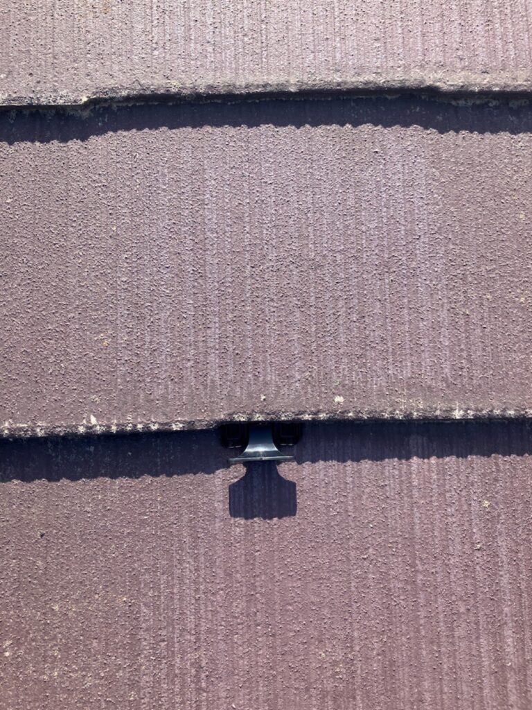 タスペーサー０１取り付け<br />
（雨漏れ防止の為、とても重要な工程です。））