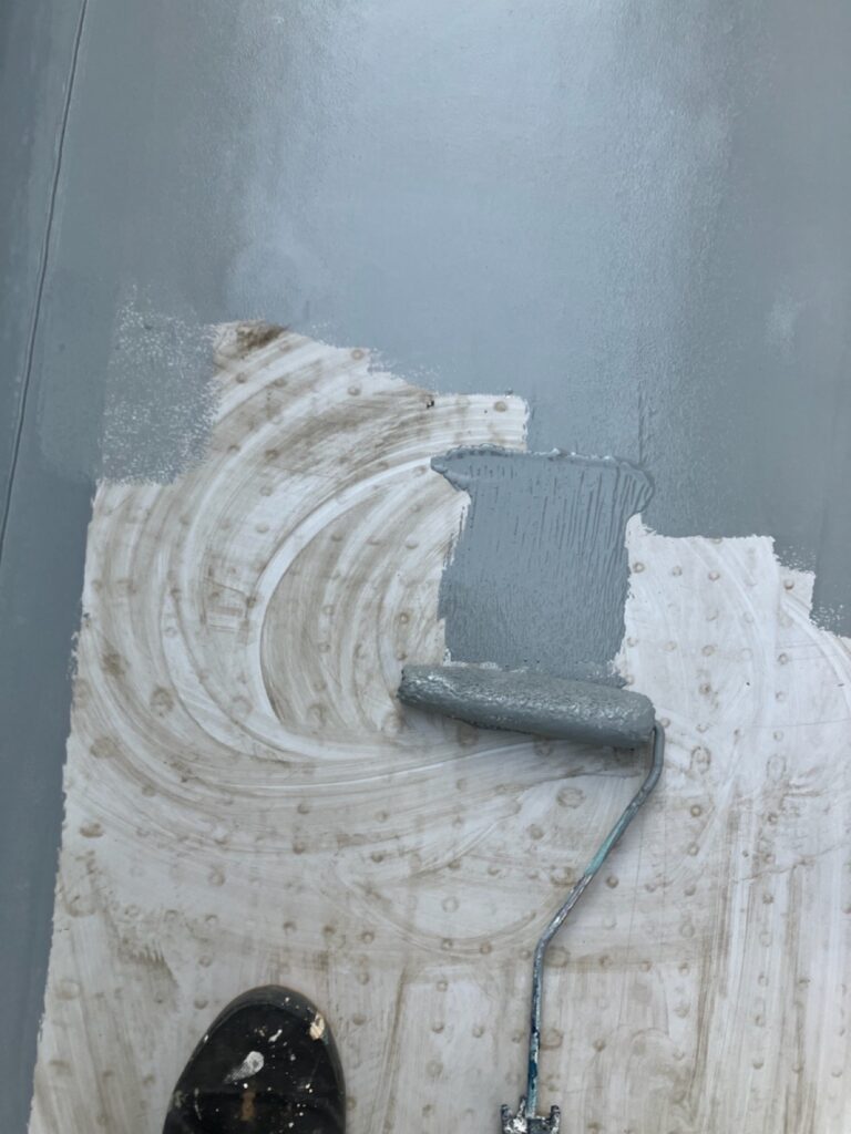 ベランダ床トップコート1回目塗布