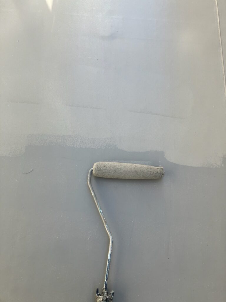 ベランダ床トップコート2回目塗布