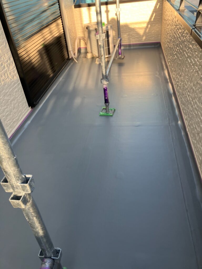 ベランダ床施工完了