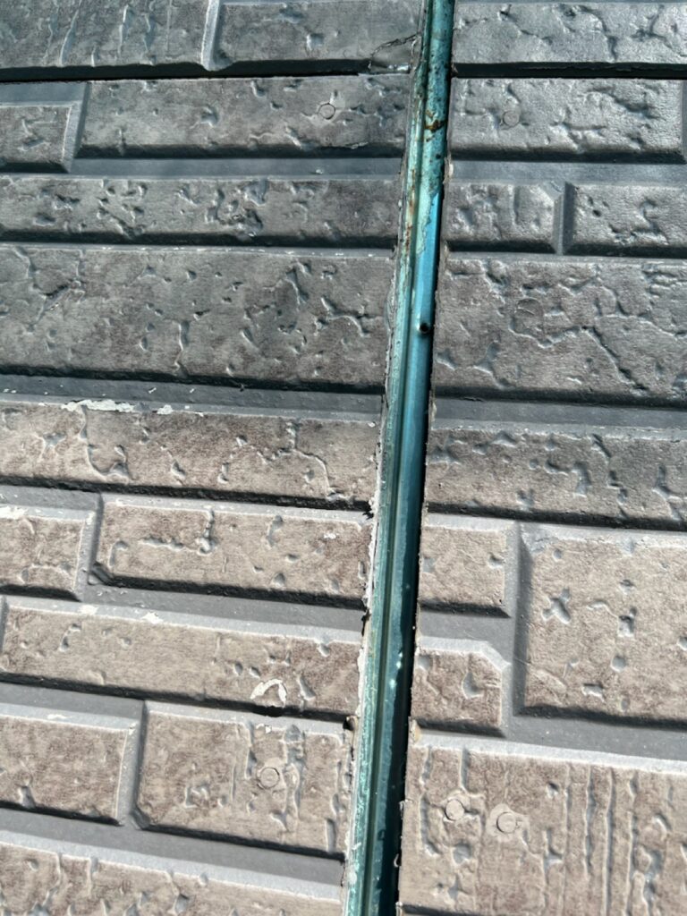 既存コーキング撤去後