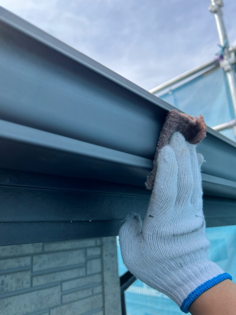 雨樋ケレン<br />
（下地調整）