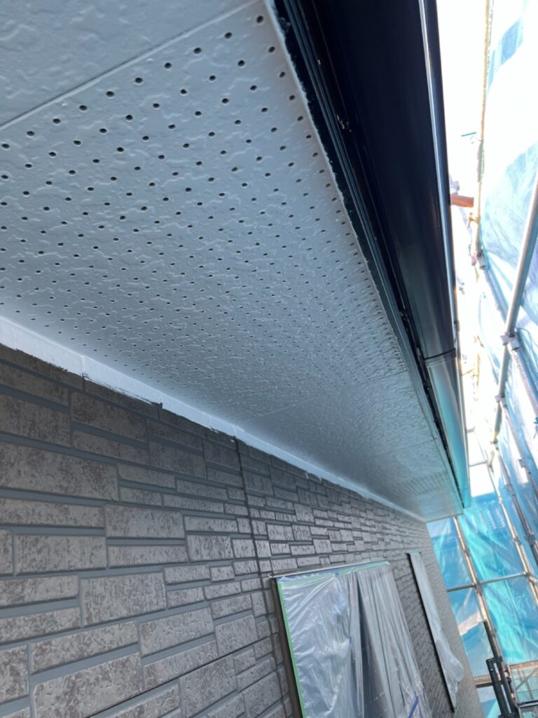 軒天上塗り完了