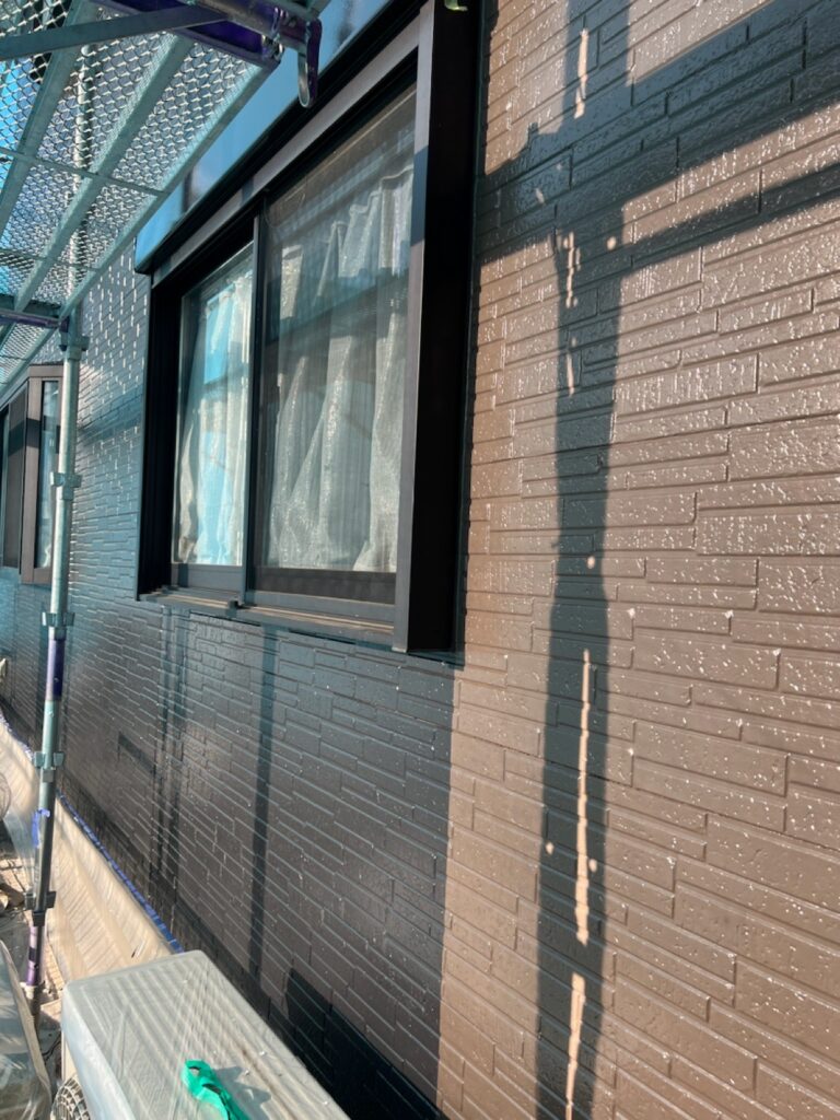 外壁上塗り完了（アイアンバーグ）