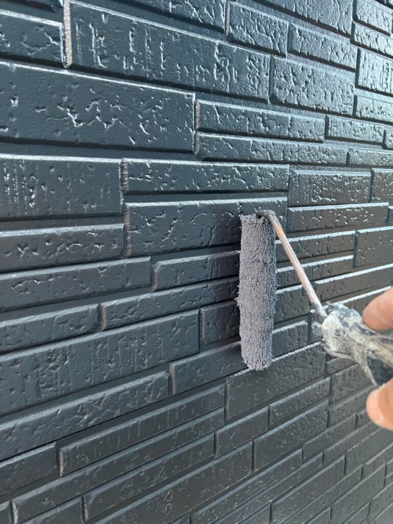 外壁上塗り（チャコール）