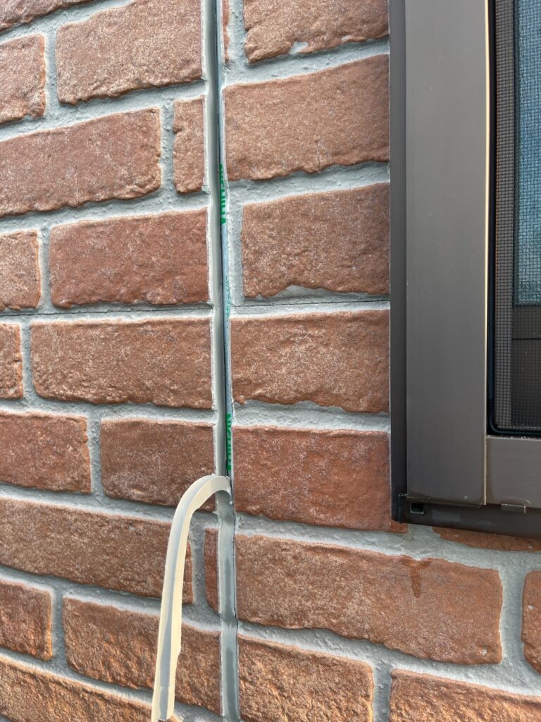 既存コーキング撤去