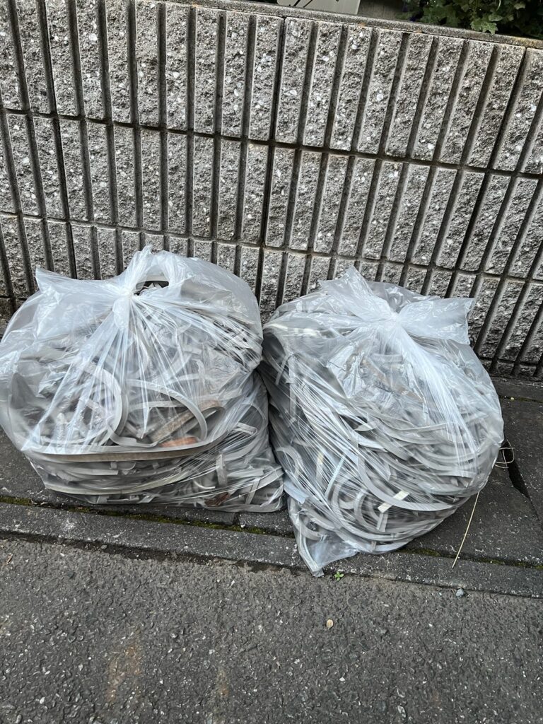 既存コーキング撤去後