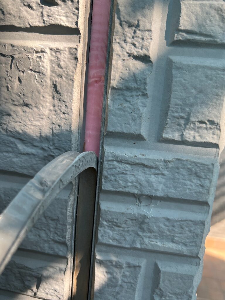 既存コーキング撤去