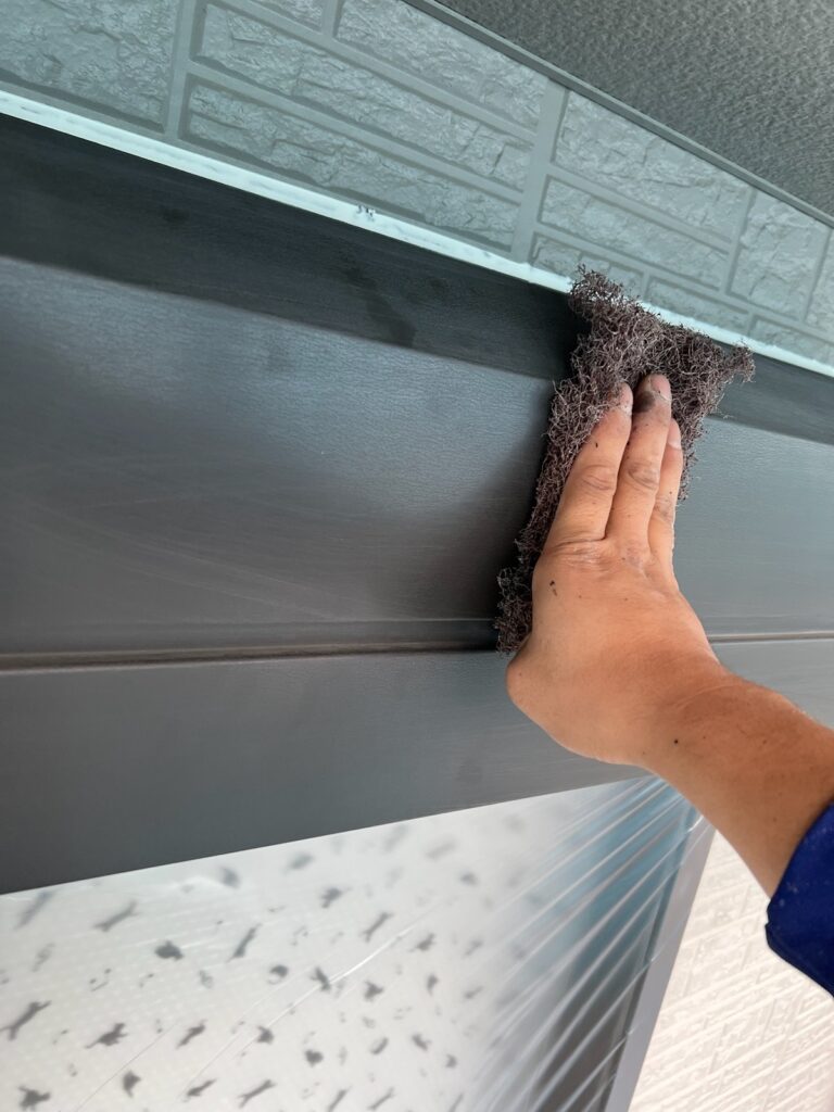 シャッターBOXケレン<br />
（下地調整）