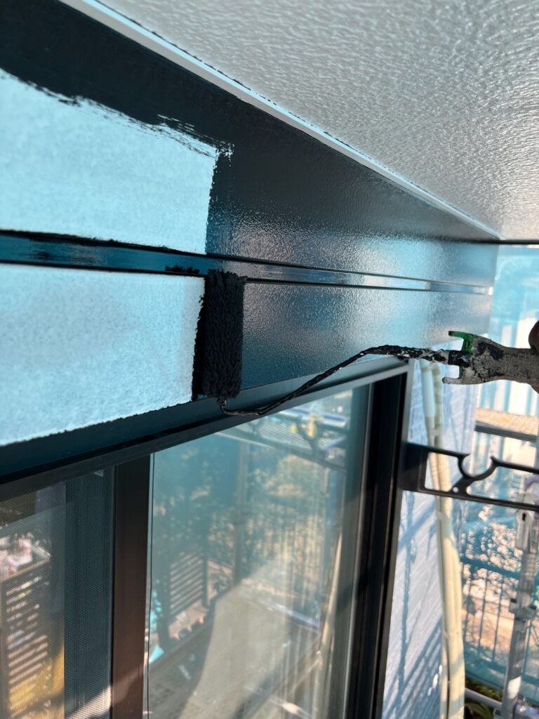 シャッターBOX上塗り