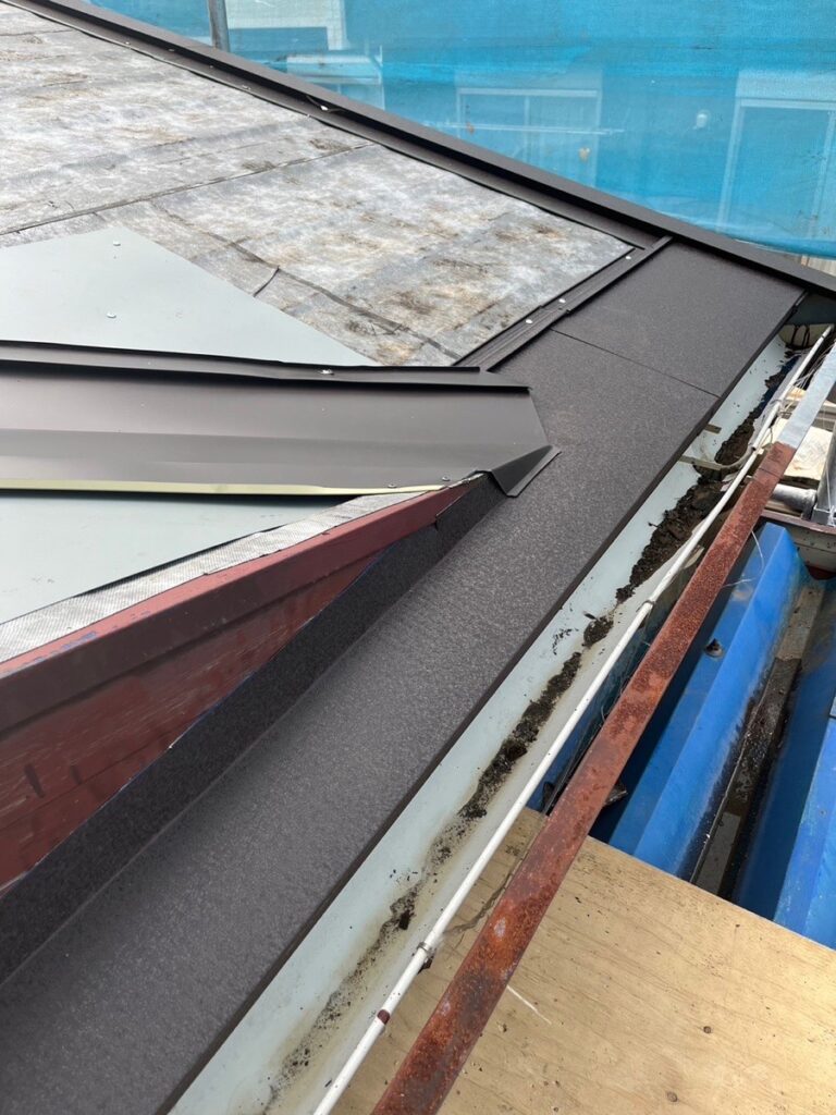 本体（屋根材料）取り付け