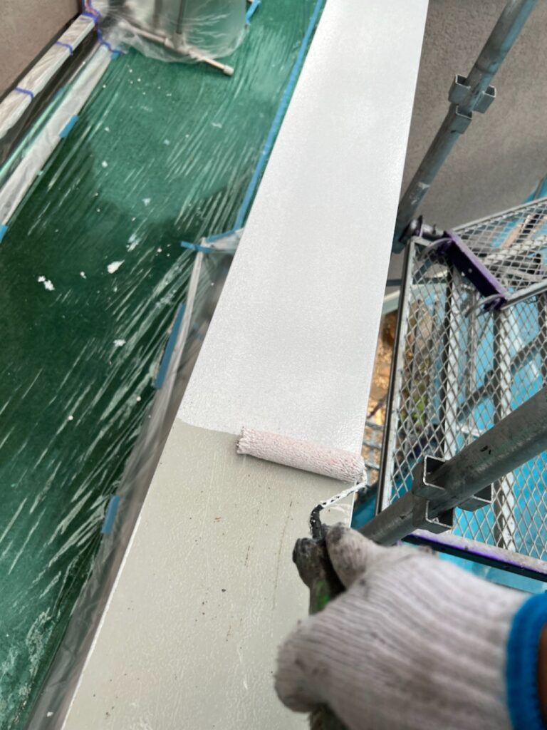 ベランダ笠木さび止め（下塗り）