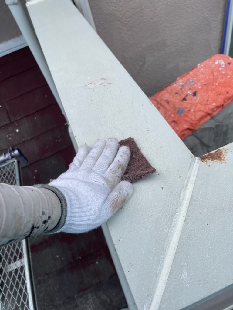 ベランダ笠木ケレン<br />
（下地調整）