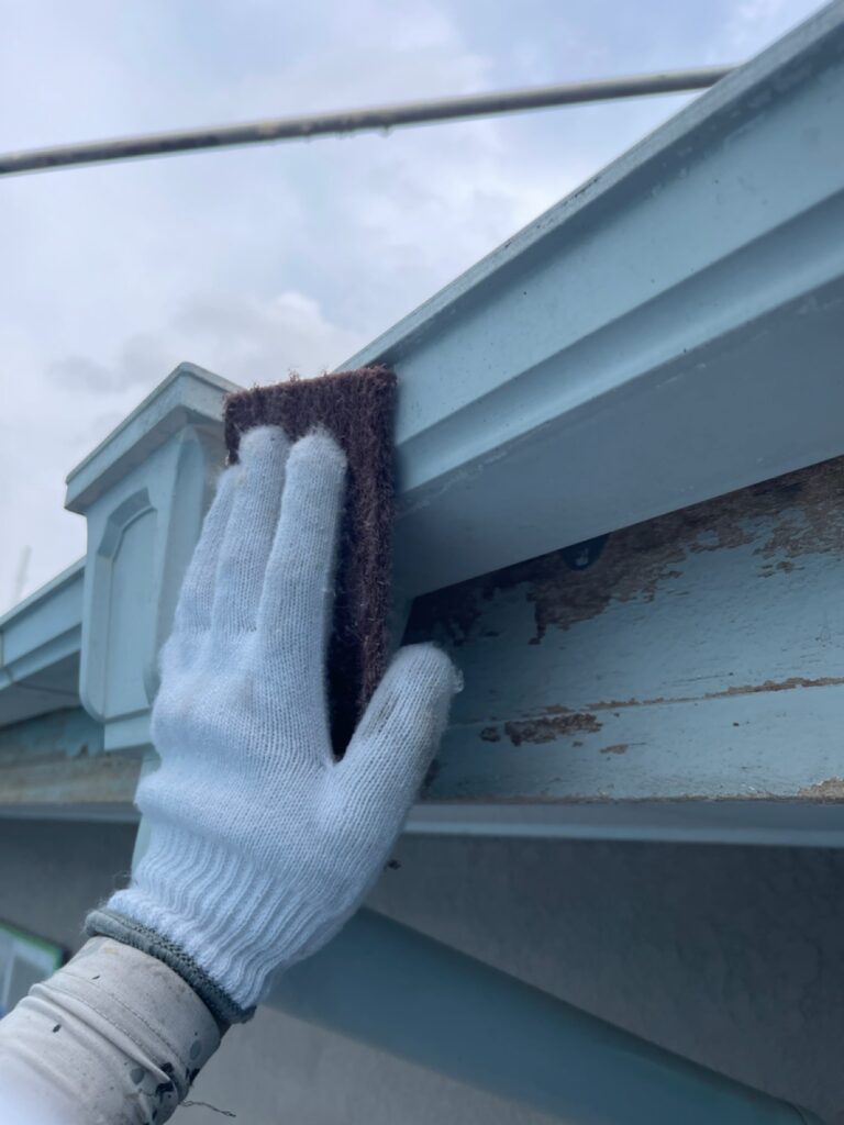 雨樋ケレン<br />
（下地調整）