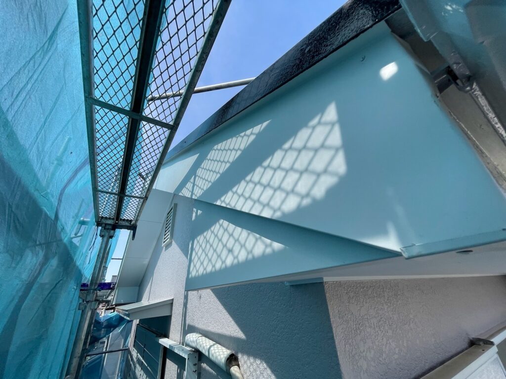 施工完了<br />
（破風板板金）