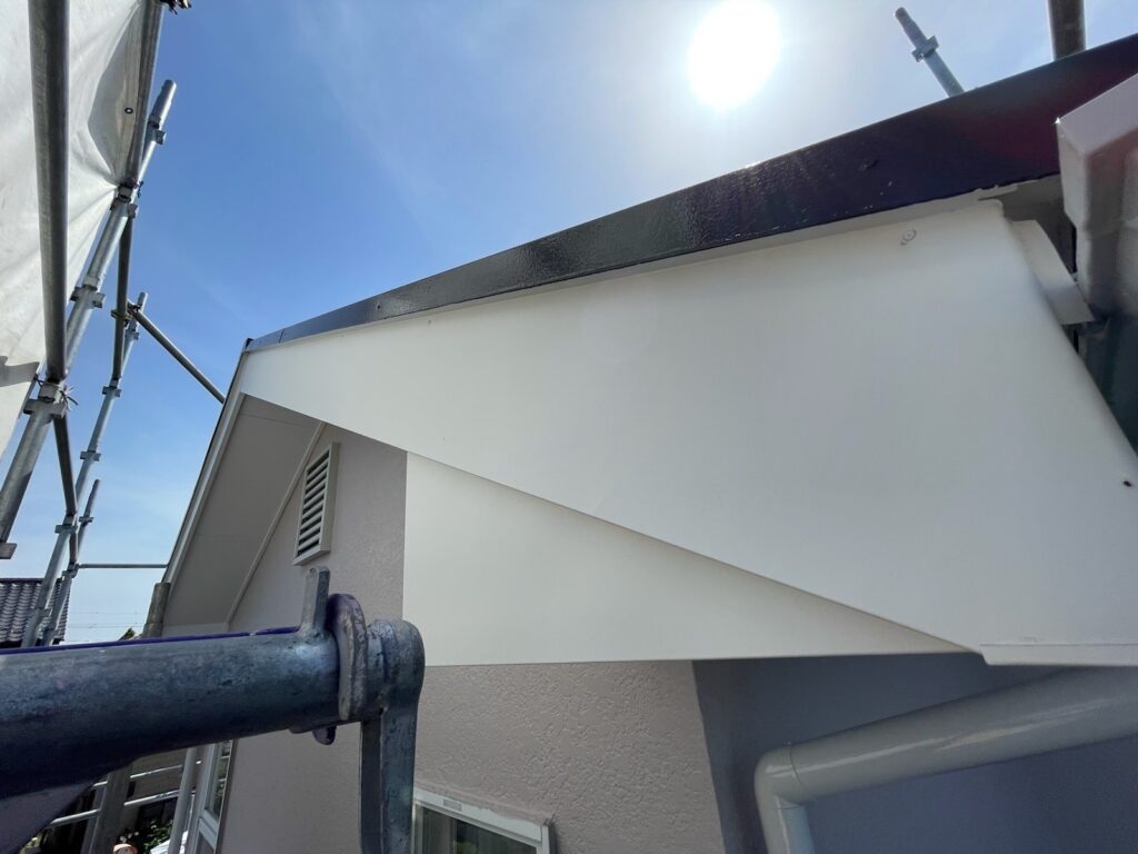 施工完了<br />
（破風板板金）