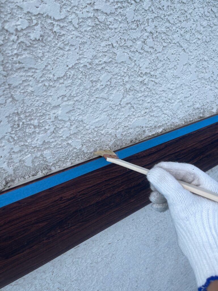 プライマー塗布<br />
（接着剤になります。）