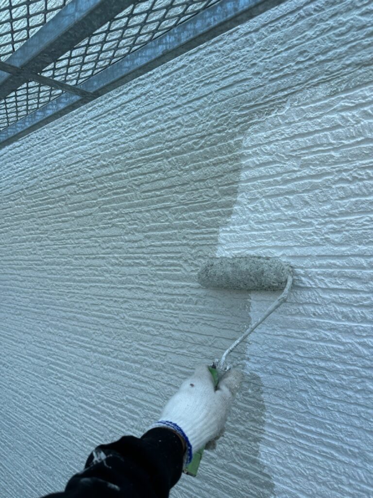 外壁中塗り（ガルグレー）