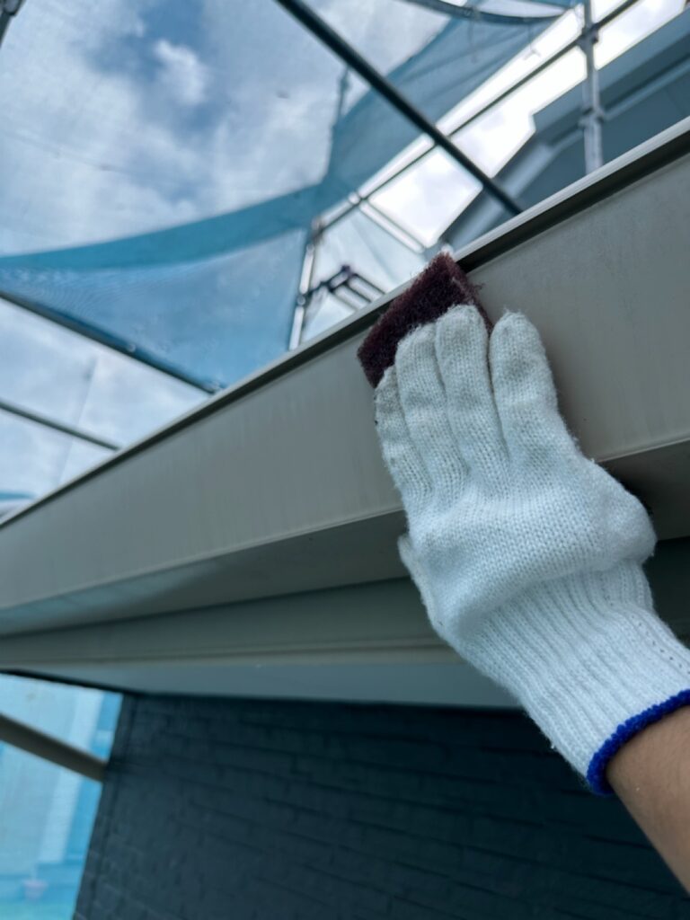 雨樋・鼻隠しケレン（下地調整）