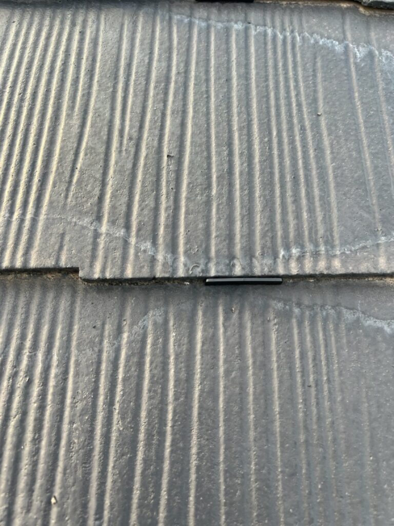 タスペーサー01挿入<br />
（雨漏れ防止の為）